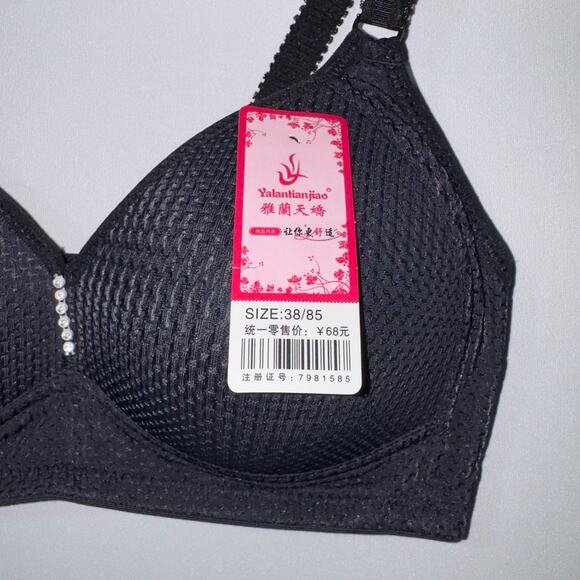 Black adjustable strap bra women’s size 38A NWT - Picture 7 of 7
